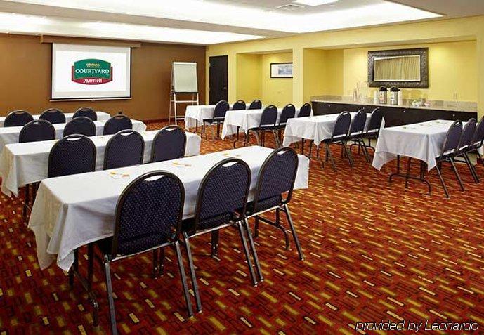 Courtyard Paducah West Hotel Бизнес снимка