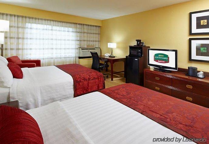 Courtyard Paducah West Hotel Стая снимка